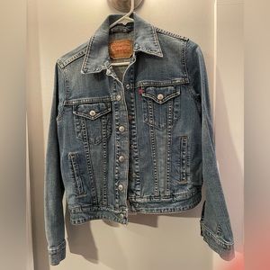 Levi jacket size medium